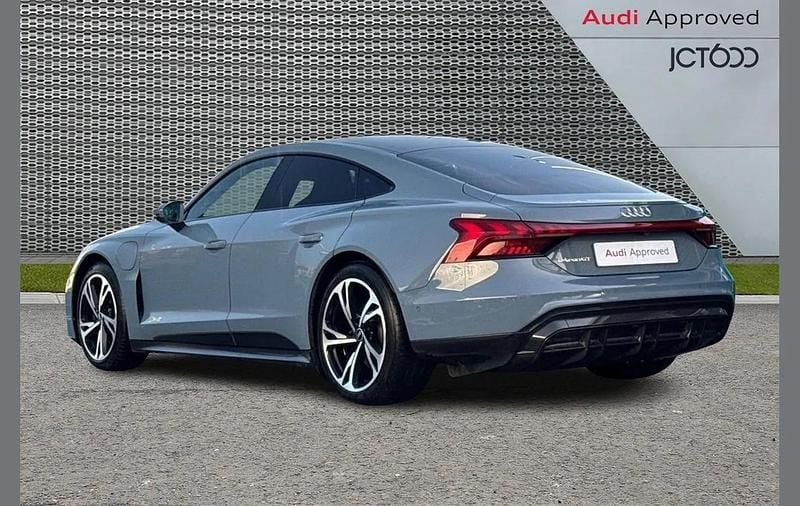 Used Audi e-tron GT quattro Comfort 384 kW (523 HP) 2021 Grey Sedan