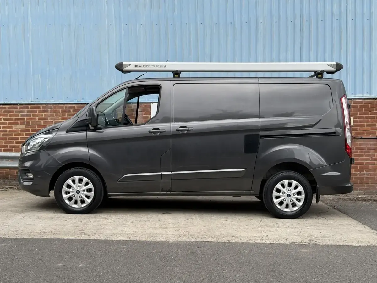 Used Ford Transit Custom Limited 130 HP (95 kW) 2022 Grey Van