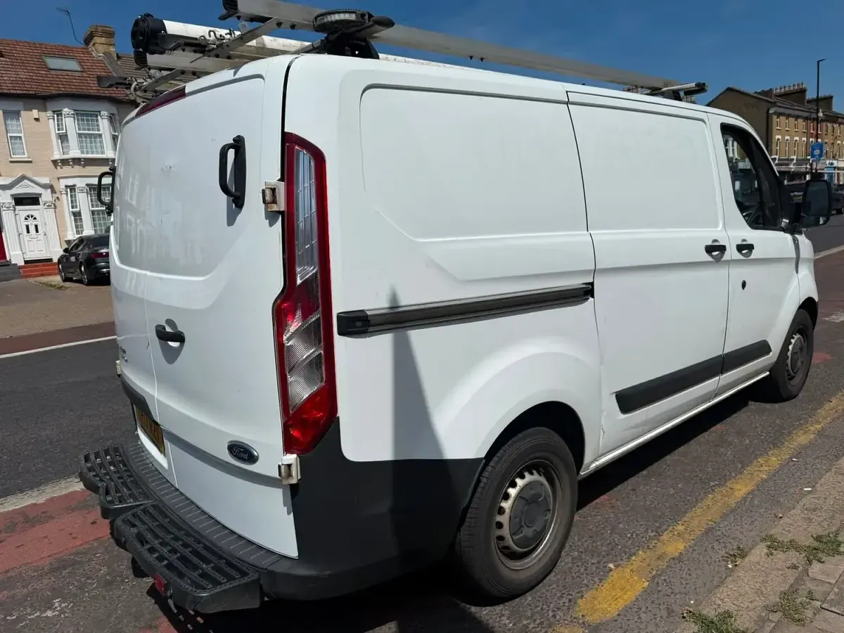 Used Ford Transit Custom 105 HP (77 kW) 2017 White Van
