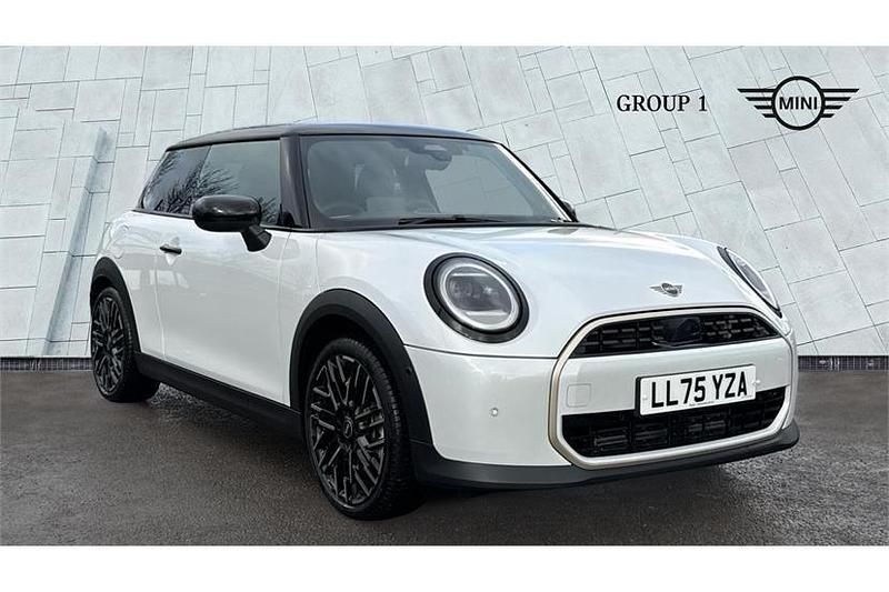 Used Mini Cooper Exclusive 114 kW (156 HP) 2026 Nanuq white Hatchback