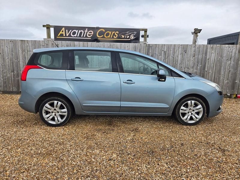 Used Peugeot 5008 Active 112 HP (82 kW) 2012 Blue MPV