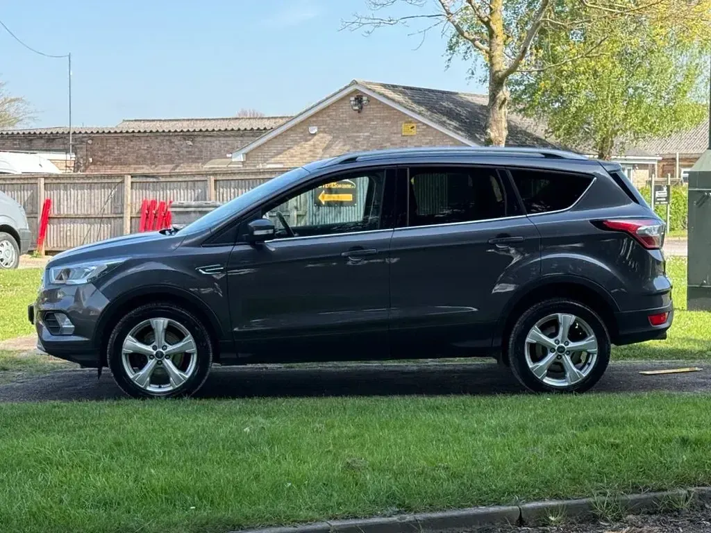 Used Ford Kuga Titanium 150 HP (110 kW) 2018 Grey SUV