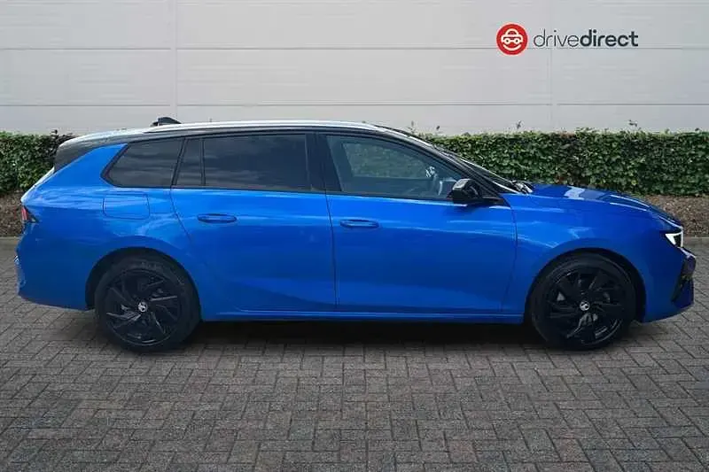 Used Vauxhall Astra S 130 HP (95 kW) 2023 Blue Estate