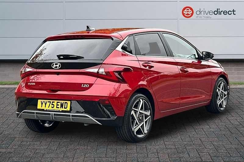 Used Hyundai i20 Ultimate 100 HP (73 kW) 2025 Red Hatchback