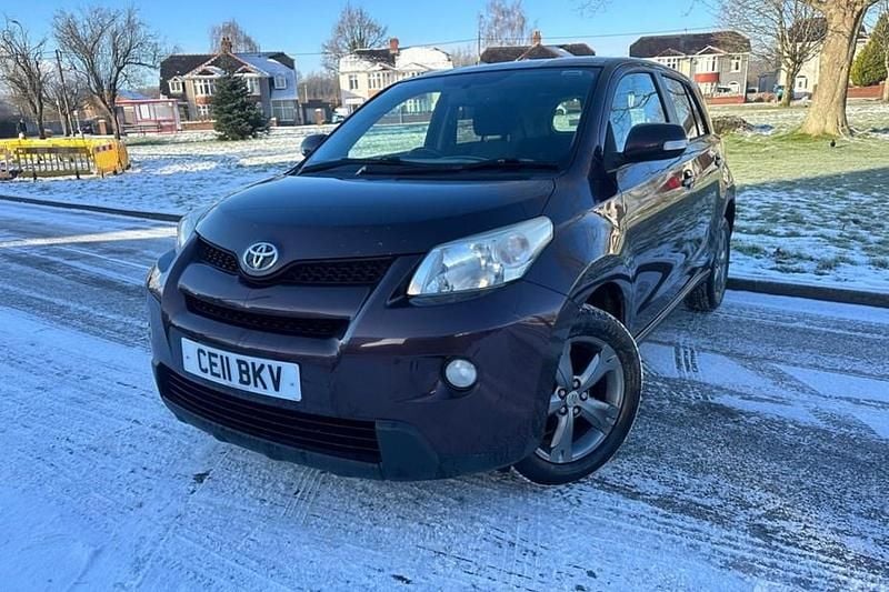 Used Toyota Urban Cruiser 2011 Purple Hatchback