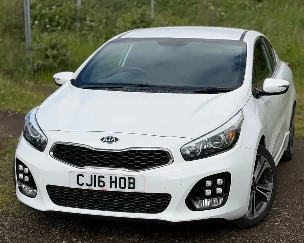 Used Kia ProCeed GT-Line 118 HP (86 kW) 2016 White Hatchback