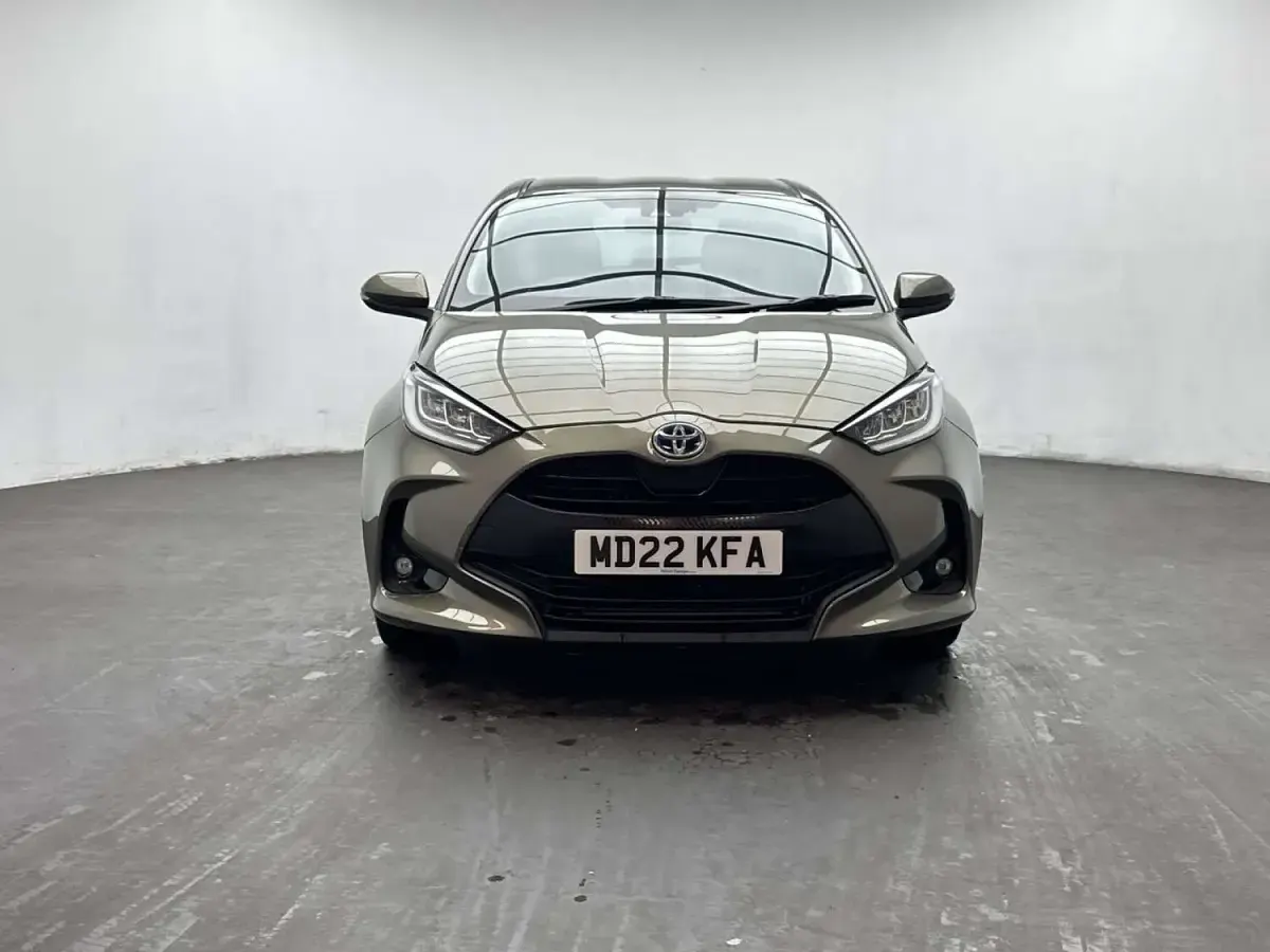 Used Toyota Yaris Design 116 HP (85 kW) 2022 Bronze Hatchback