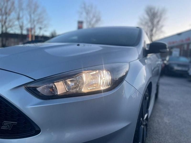 Used Ford Focus ST 185 HP (136 kW) 2015 Silver Hatchback