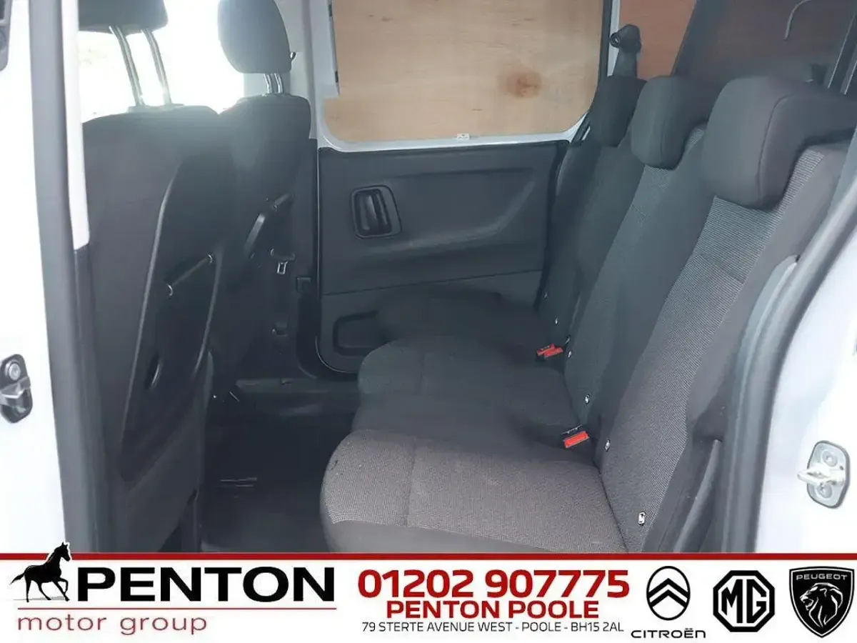 Used Vauxhall Combo S 100 HP (73 kW) 2024 White MPV