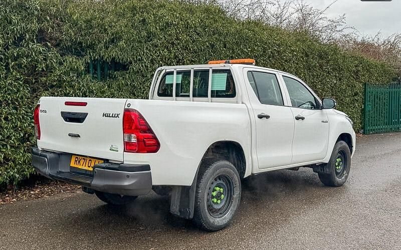 Used Toyota HiLux Active 150 HP (110 kW) 2024 Pickup
