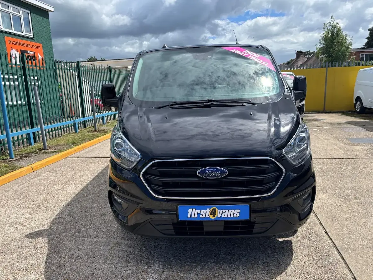 Used Ford Transit Custom Limited 130 HP (95 kW) 2023 Black Van
