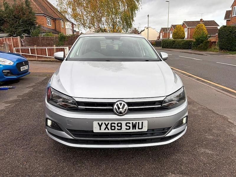 Used VW Polo SE 95 HP (69 kW) 2018 Silver Hatchback