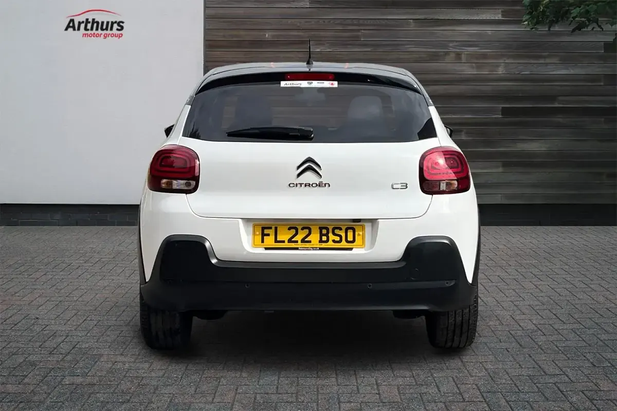 Used Citroën C3 PureTech 82 HP (60 kW) 2022 White Hatchback