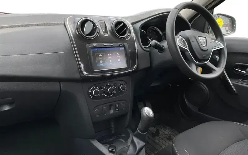 Used Dacia Logan MCV Comfort 95 HP (69 kW) 2019 White Estate