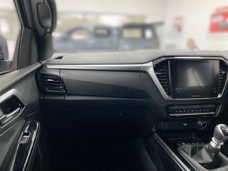 Used Isuzu D-Max 2024 Red Pickup