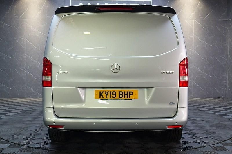 Used Mercedes Vito Progressive 114 HP (83 kW) 2019 Silver Van