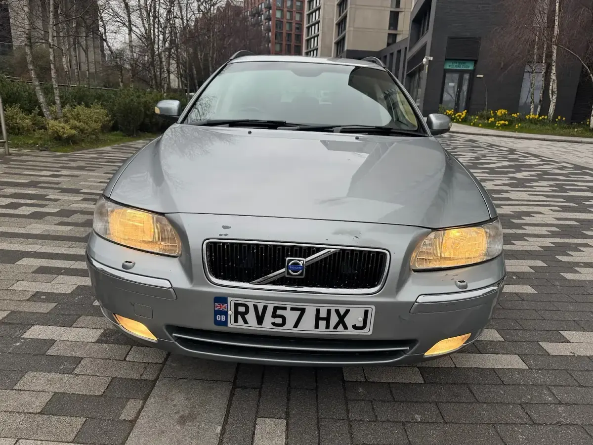 Used Volvo V70 SE 2007 Silver Estate
