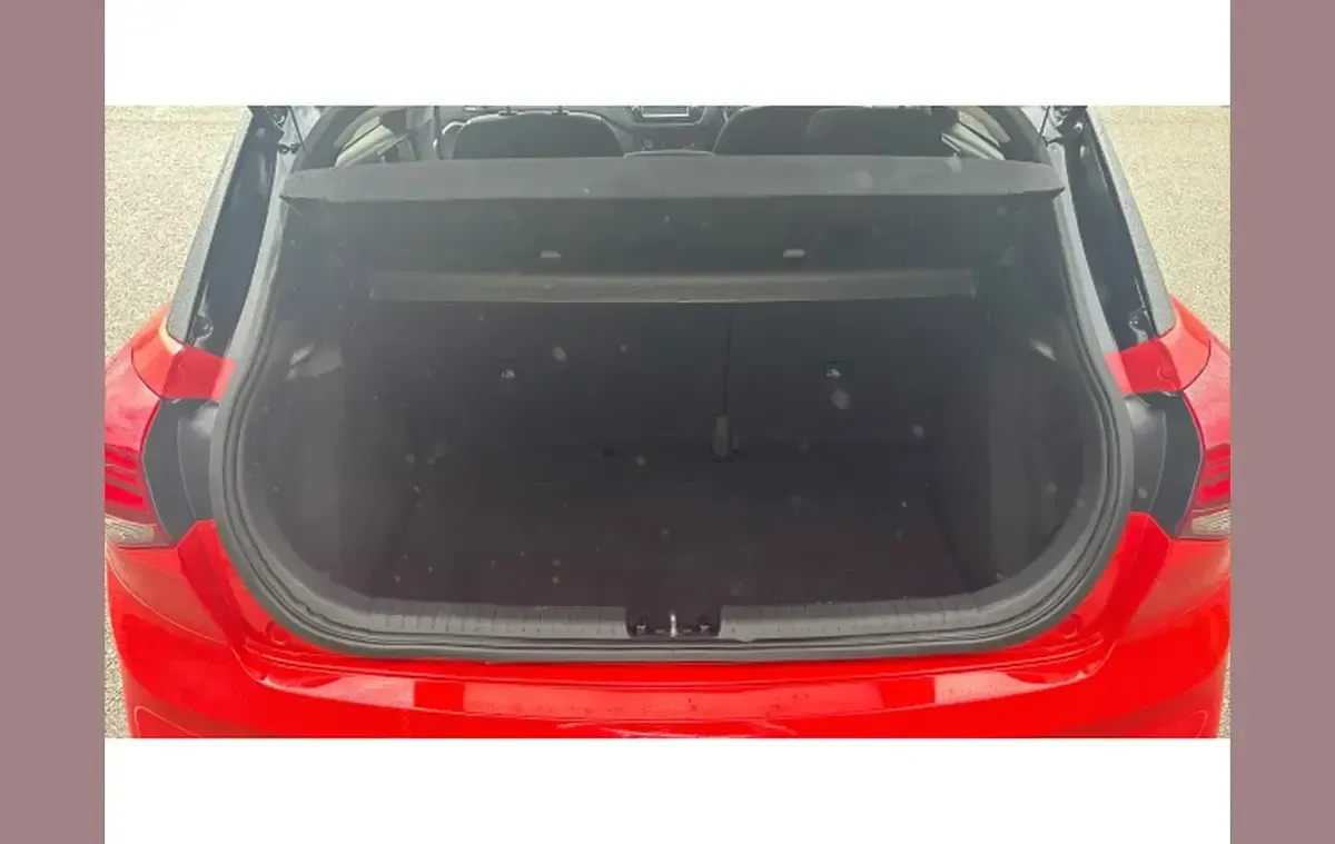 Used Hyundai i20 84 HP (61 kW) 2019 Red Hatchback