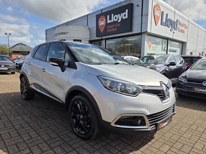Used Renault Captur Dynamique 90 HP (66 kW) 2016 Silver/black SUV