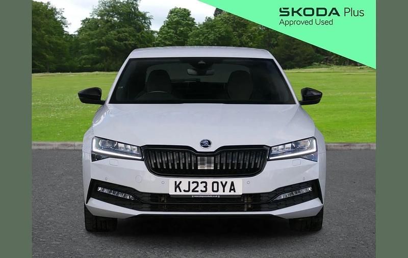 Used Skoda Superb SportlinePlus 160 HP (117 kW) 2023 White Hatchback
