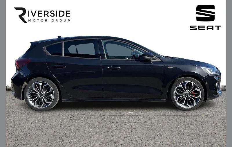 Used Ford Focus ST-Line 155 HP (114 kW) 2023 Black Hatchback