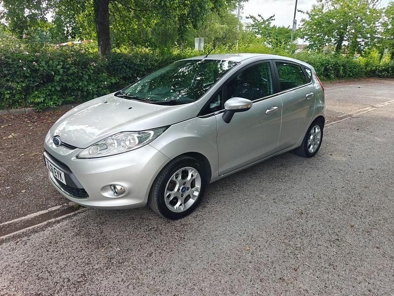 Used Ford Fiesta Zetec 2011 Silver Hatchback