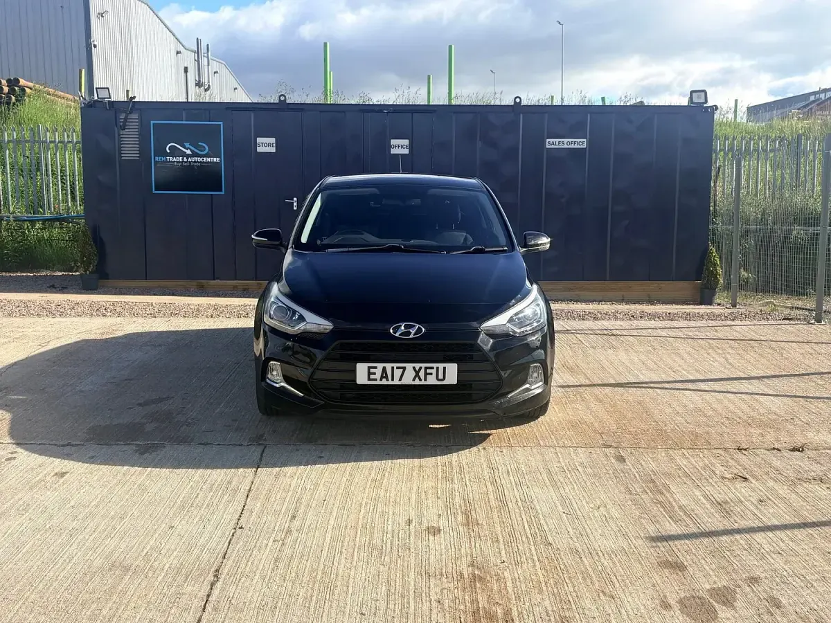Used Hyundai i20 Sport 84 HP (61 kW) 2017 Black Coupe
