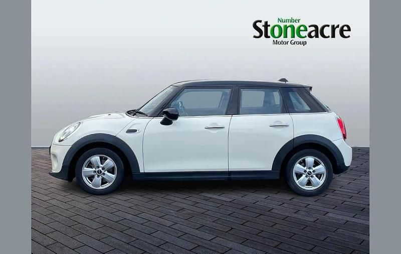 Used Mini Cooper Classic 134 HP (98 kW) 2020 White Hatchback