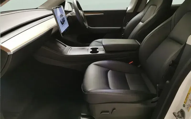 Usado Tesla Model Y RWD 254 kW (346 CV) 2023 Blanco SUV
