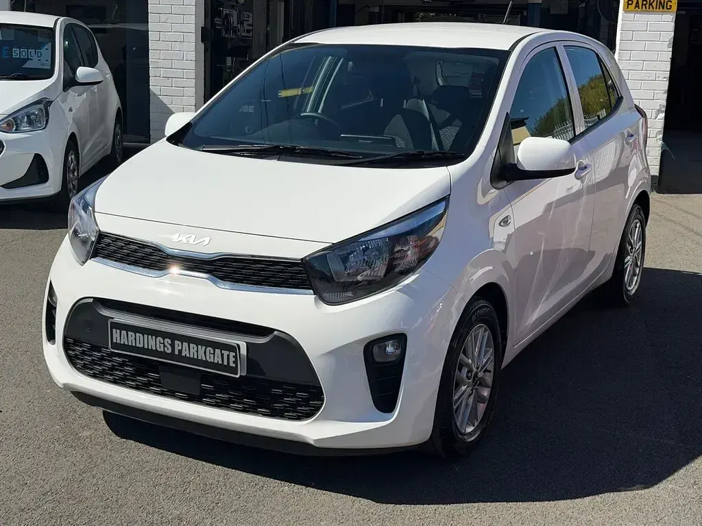 Used Kia Picanto 67 HP (49 kW) 2022 White Hatchback