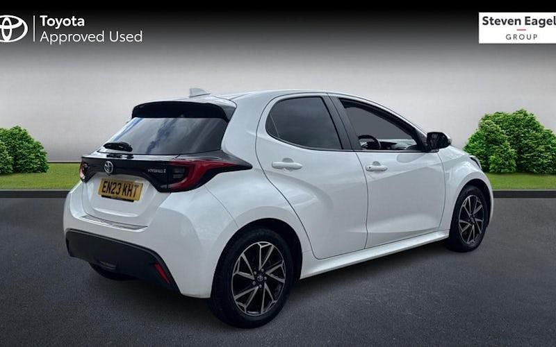 Second-hand Toyota Yaris Hybrid Design 116 CP (85 kW) 2026 Hatchback