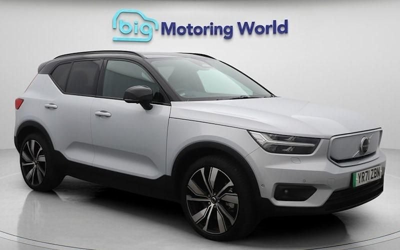 Used 2022 Volvo XC40 Pro SUV | £25,800 (Good price) - Image 1/4