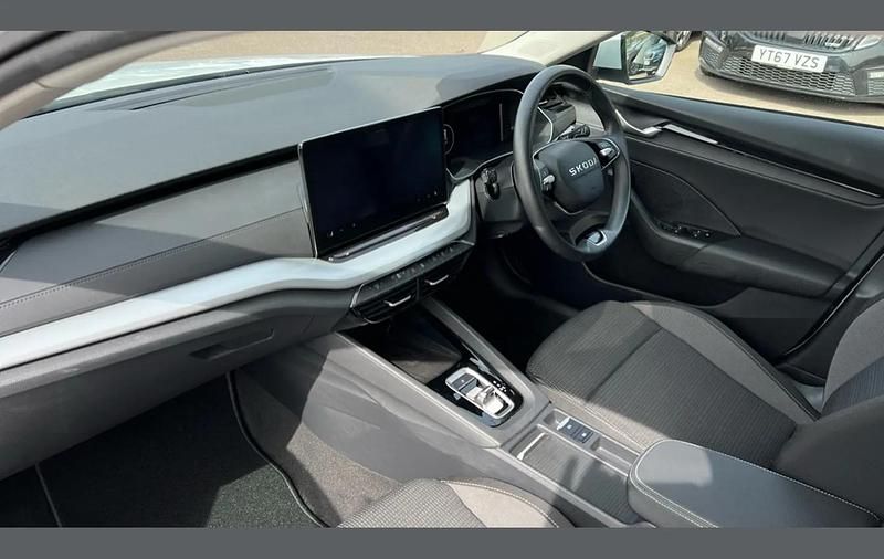 Used Skoda Octavia SE Technology 113 HP (83 kW) 2025 Moon white metallic Estate