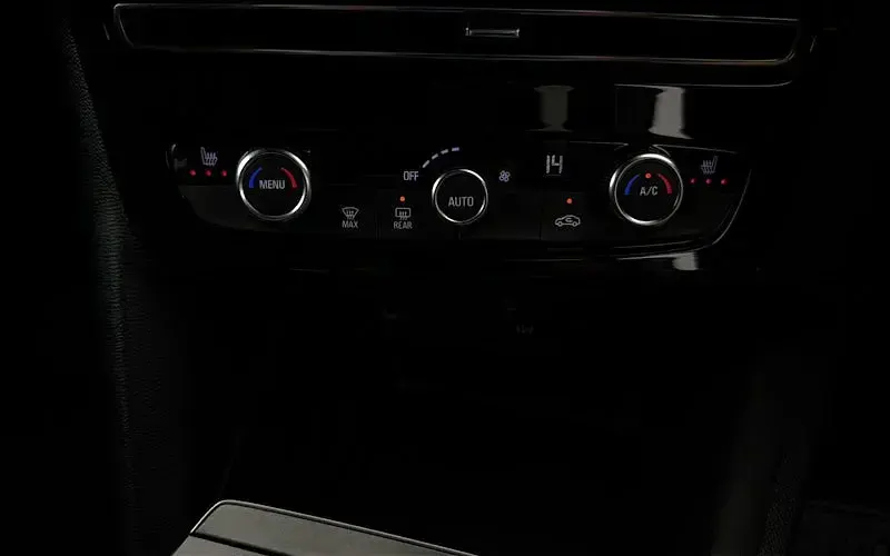 Used Vauxhall Mokka S 131 HP (96 kW) 2023 White SUV