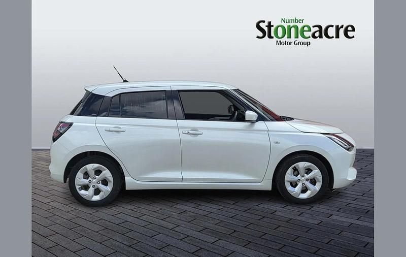 Usado Suzuki Swift 82 HP (60 kW) 2024 Branco Citadino