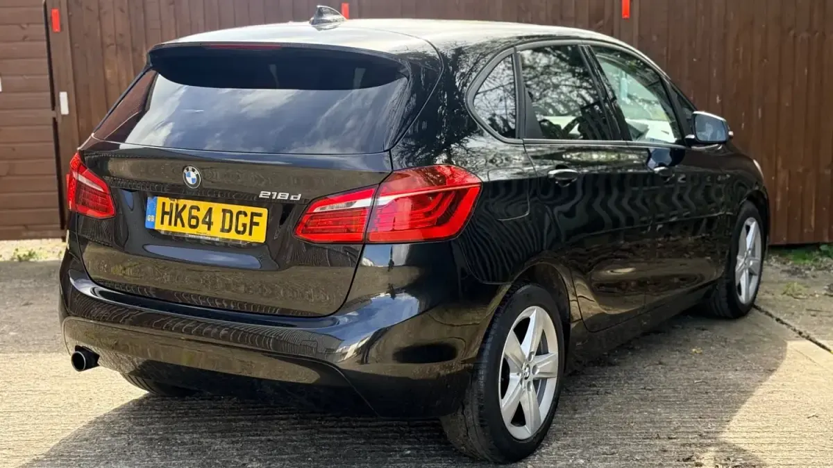 Begagnad BMW 218 2015 Svart Kombi