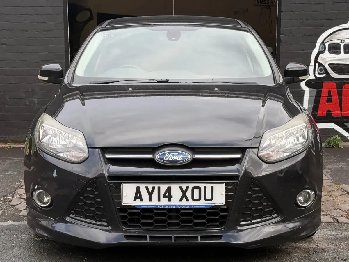 Used Ford Focus Zetec 115 HP (84 kW) 2014 Black Hatchback