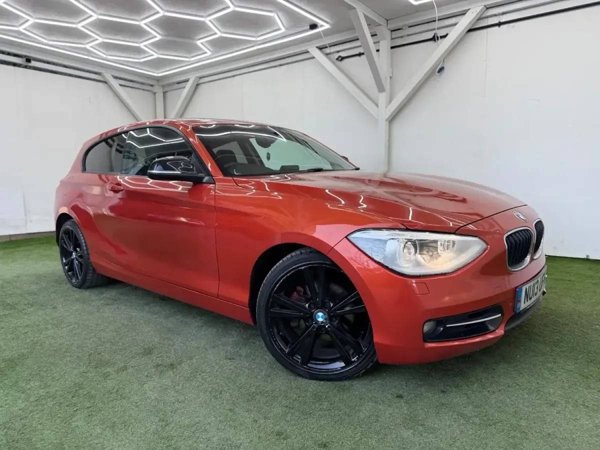 Usado BMW 118 Sport Line 170 HP (125 kW) 2013 Laranja Citadino