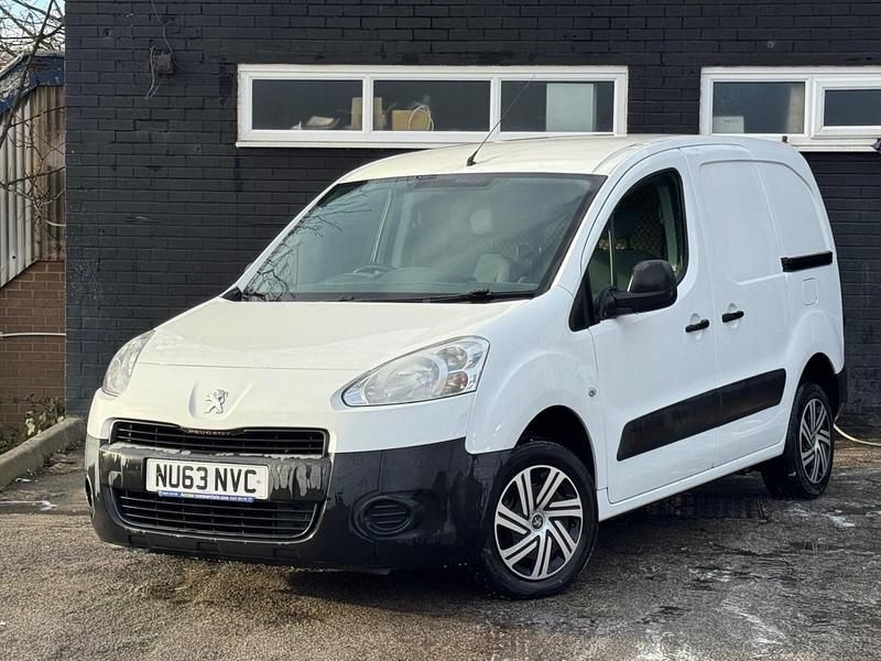 Used Peugeot Partner S 2013 White MPV