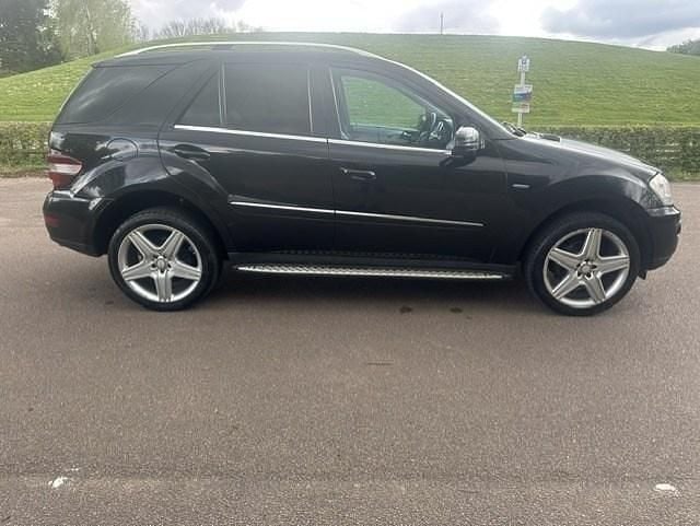 Used Mercedes ML300 204 HP (150 kW) 2010 Black SUV
