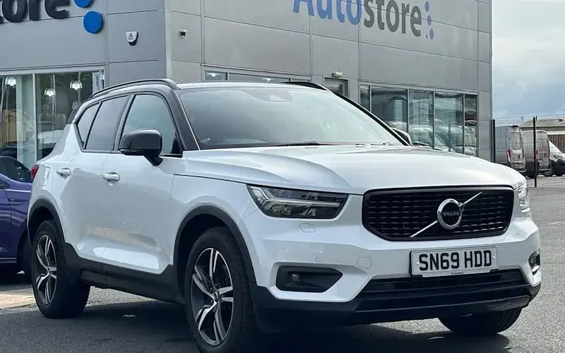 Used Volvo XC40 R-Design 190 HP (139 kW) 2020 SUV