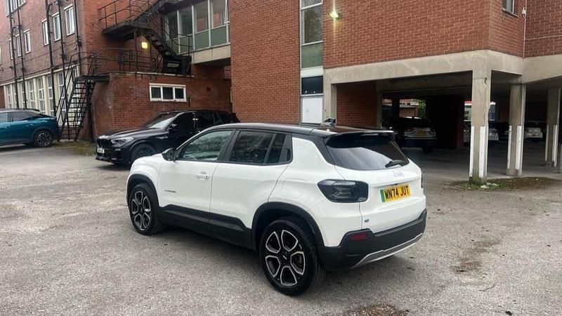 Used Jeep Avenger EV Summit 113 kW (154 HP) 2024 Black SUV