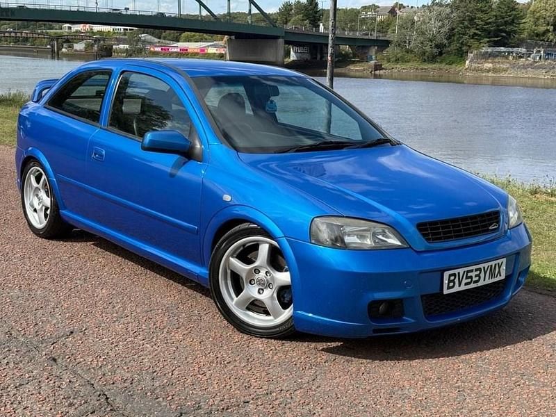 Used Vauxhall Astra 196 HP (144 kW) 2003 Blue Hatchback