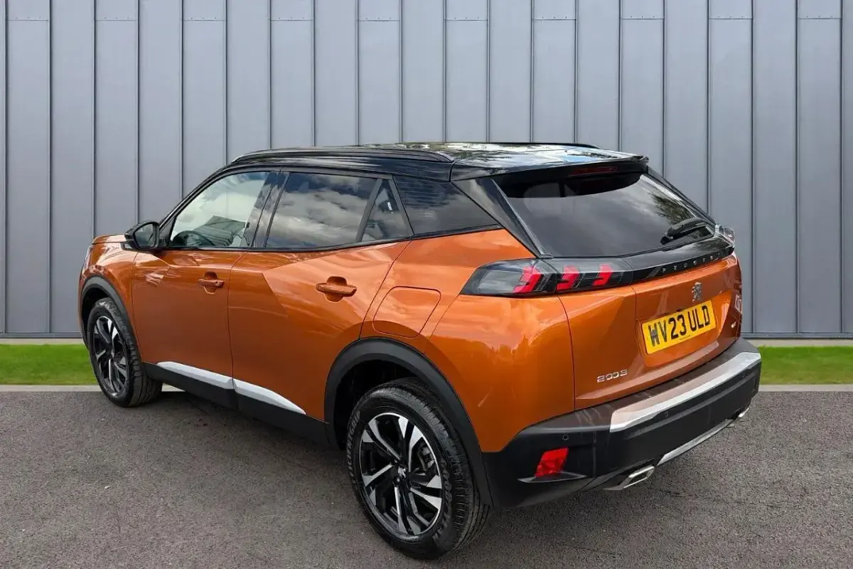 Used Peugeot 2008 GT 129 HP (94 kW) 2023 Orange SUV