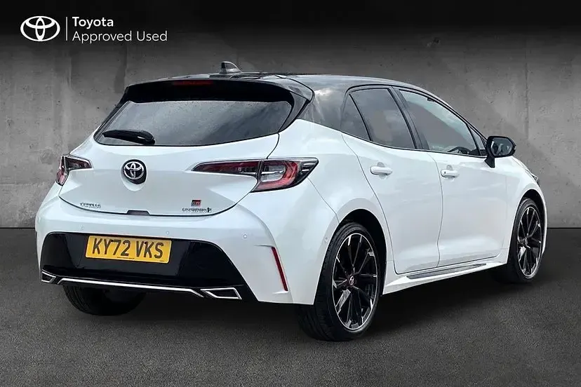 Used Toyota Corolla Sport 181 HP (133 kW) 2022 White Hatchback