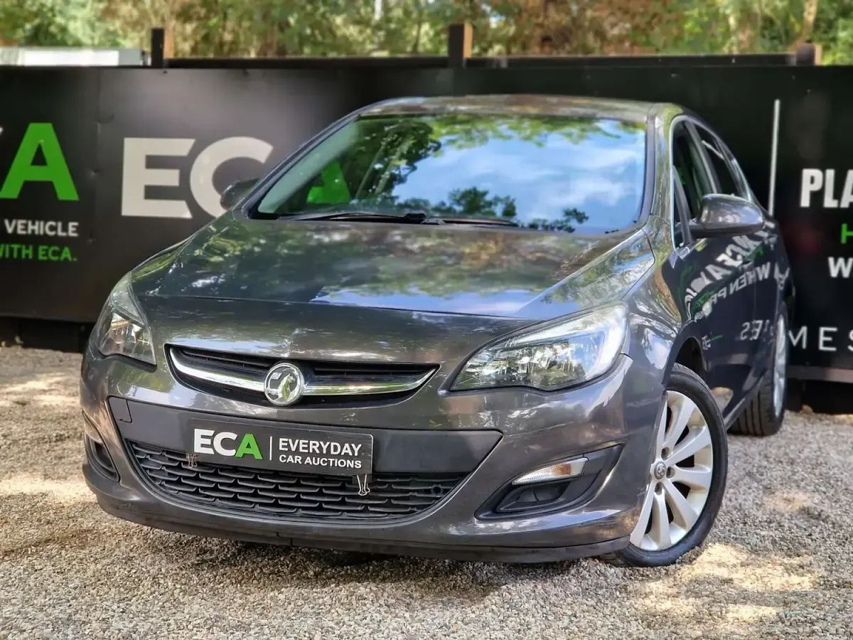 Used Vauxhall Astra 115 HP (84 kW) 2015 Grey Hatchback