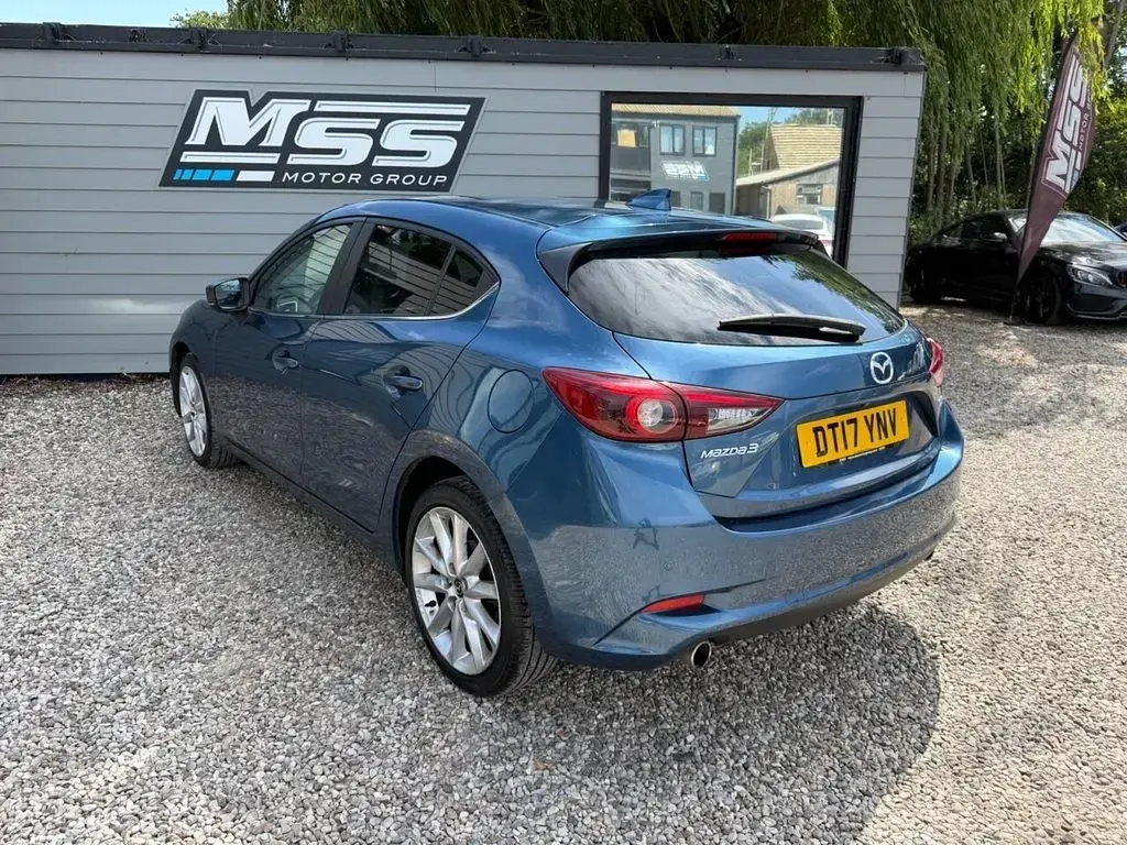 Used Mazda 3 Inclusive 150 HP (110 kW) 2017 Blue Hatchback