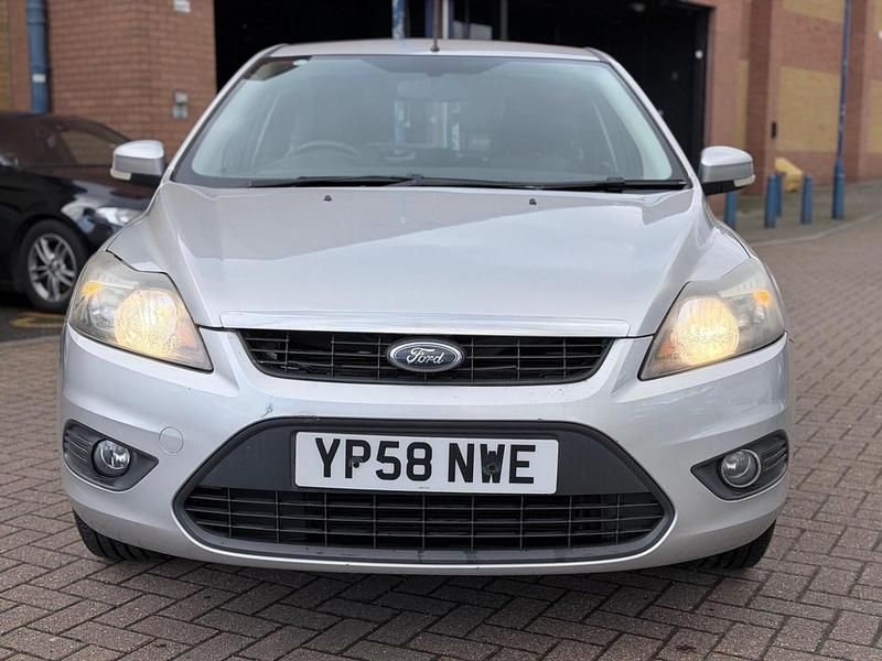 Used Ford Focus Zetec 2009 Silver Hatchback