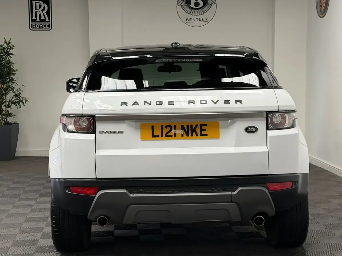 Used Land Rover Range Rover evoque Pure 150 HP (110 kW) 2013 White SUV