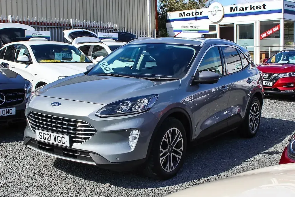 Używany Ford Kuga Titanium 120 KM (88 kW) 2021 Srebrny SUV